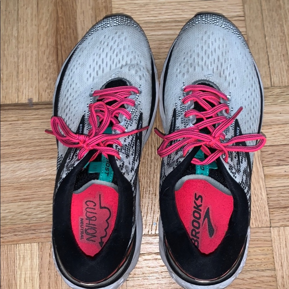 Brooks Ghost 11 running sneakers